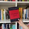 «Фармак», EVO та 1+1 media закуповують сотні книг, щоб створити корпоративні бібліотеки компаній. Скільки це коштує та як впливає на працівників