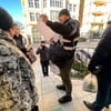 До власника IT-компанії MacPaw Олександра Косована прийшли додому з обшуками. В офісі компанії також обшуки