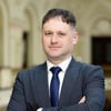 «Ідеальна картина – відсутність усіх валютних обмежень». Чому українці не можуть вільно інвестувати на світових ринках і коли «шлюзи» можуть відкрити? Відповідає Володимир Лепушинський із НБУ