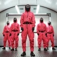 Сериал «Игра в кальмара»— идеальная дофаминовая ловушка. Психотерапевт объясняет, как она устроена и почему проект стал популярным во всем мире