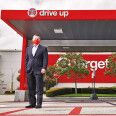 Реаніматори роздрібної торгівлі. Завдяки пандемії Target, Walmart і Best Buy вирахували, як успішно конкурувати з Amazon /Фото Jamel Toppin