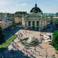 Важко знайти в Україні міста, менш схожі одне на одного, ніж Львів і Маріуполь. Що їх об’єднує /Фото Getty Images