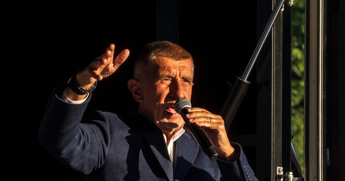 На кону мільйони снарядів. На виборах в Чехії може перемогти партія експрем'єра та євроскептика Андрея Бабіша. Які ставки для України