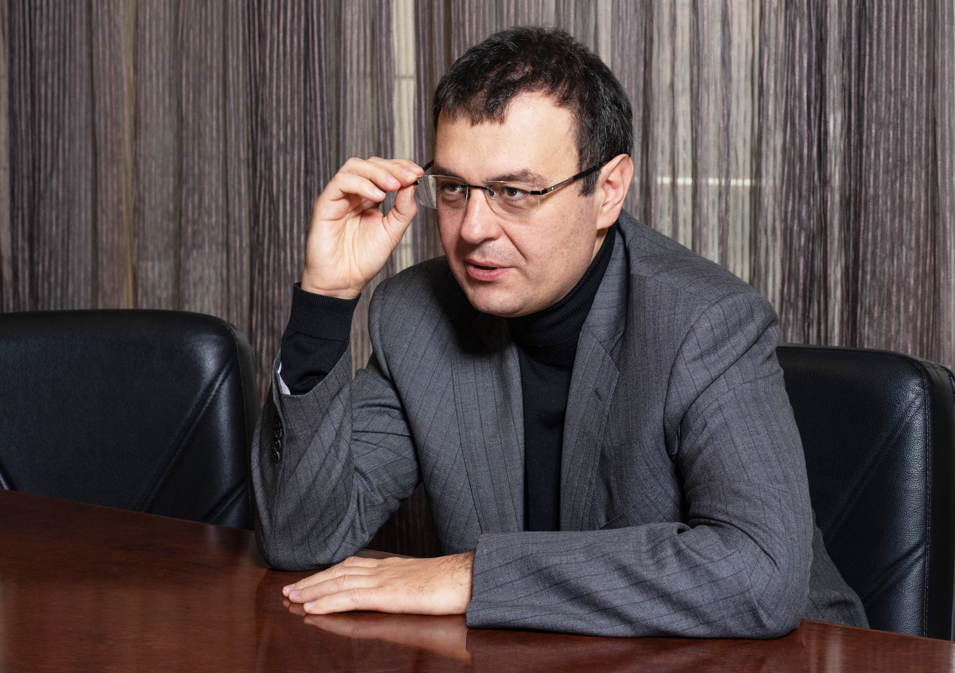 Александр Чекменев
