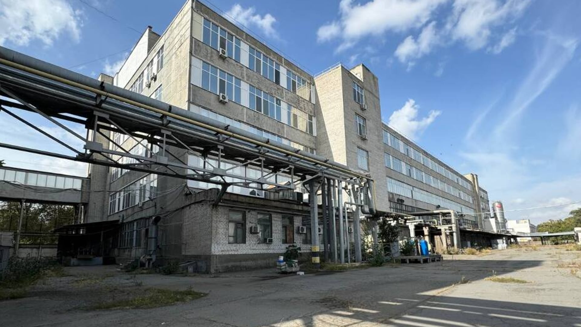 За активы кондитерской фабрики АВК в Днепре предложили 50 млн грн. Что известно о победителе аукциона