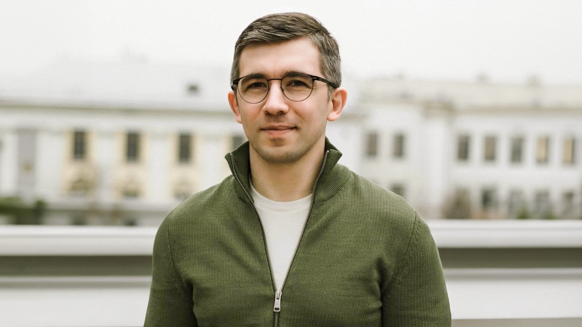 Facebook Dmytro Karchuk, а також оброблено і доповнено за допомогою ШІ (штучного інтелекту) Photoshop Beta