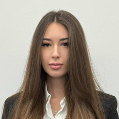 Полина Гросс