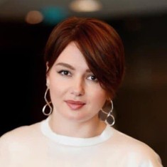 Олена Зубарєва