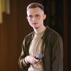 Олександр Нежнік