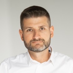 Виталий Гусев