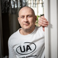 🎬 Сценарій €10 000-50 000, актори до €30 000. Продюсер Володимир Яценко розповідає скільки коштує зняти фільм в Україні. Випуск YouTube-проєкту Forbes NEXT /Артем Галкін для Forbes Ukraine