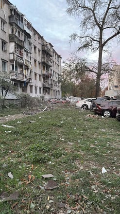 Росіяни масовано атакували Україну – влучання у житлові будинки в Прилуках і Кременчуці, є загиблі (фото, відео) /Фото 16