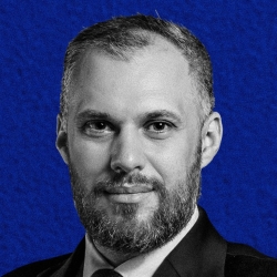 Роман Бондар