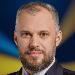 Роман Бондар