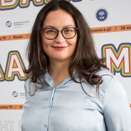 Анна Адом