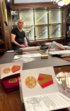 Проросійський орденоносець. Forbes оцінює статки звинувачуваного у держзраді Нестора Шуфрича в понад $100 млн. Які він має активи (їх можуть конфіскувати) /Фото 1