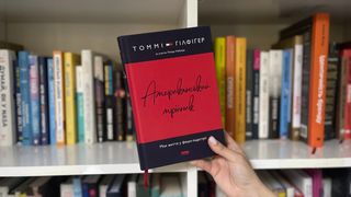 «Фармак», EVO и 1+1 media закупают сотни книг, чтобы создать корпоративные библиотеки компаний. Сколько это стоит и как влияет на работников