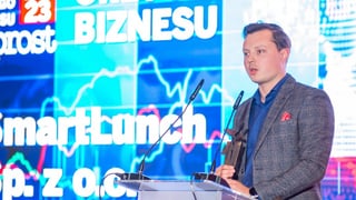 Девʼять років тому в Матеуша Талпаша була лише ідея та величезні амбіції. Зараз його кейтеринг-компанія SmartLunch працює по всій Польщі та генерує понад 100 млн злотих виторгу. Як йому це вдалося?