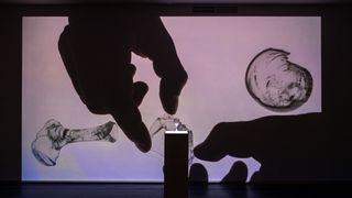 В PinchukArtCentre нова виставка українських художників «Обʼєднані». Найкращий отримає 370 000 грн. Ось 5 об’єктів, які там представлені