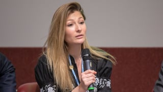 Кабмин уволил Эмине Джапарову с должности первого заместителя главы МИД