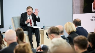 Фотографії надані ФондВіктораПінчука©2026. Фотографи: Валентина Ростовікова, Ніколя Лобе, Фредерік Гаррідо-Рамірез (PRYZM) та Олександр Пілюгін.