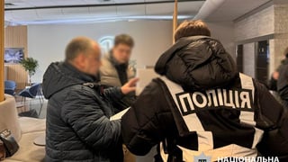 У Києві поліція проводить обшуки на фармпідприємствах «Артеріум», «Фармак» та «Дарниця». Що про це відомо
