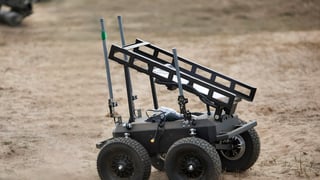 В Україні з’явилися перші сертифіковані школи операторів наземних роботизованих комплексів