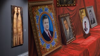 Украденные кассеты и конный портрет Ющенко. В PinchukArtCentre открылась выставка картин Александра Ройтбурда. Вот четыре факта, которые помогут лучше ее понять