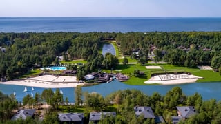Офіційна сторінка Riviera Village у Facebook