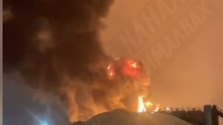 У Росії після масованої атаки горять НПЗ в Енгельсі, база «Газпрому», обʼєкти ВПК у Саратові і хімзавод у Брянську (відео)