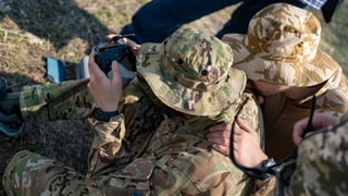 В Україні сертифікували першу школу операторів дронів