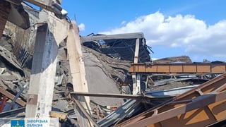 Росія вдарила по підприємству у Запоріжжі, загинуло троє людей (фото)