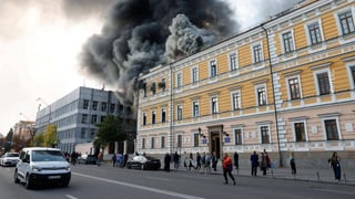 Російський дрон влучив у будівлю Національної академії наук у Києві (відео)