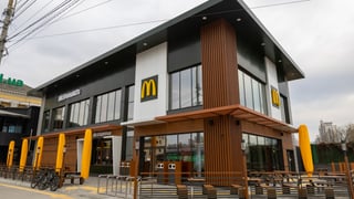 McDonald’s відкрив оновлений ресторан на Вокзальній у Києві. Він посідав друге місце у світі за відвідуваністю (фото)