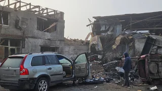 Унаслідок російської атаки у Миколаєві горів супермаркет і пошкоджено СТО