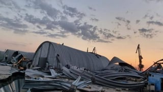 Россияне в очередной раз атаковали порты Одесщины, есть попадания в зернохранилища (фото)