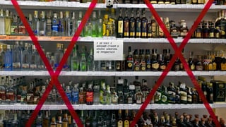 Продажі алкоголю впали на 63%. Люди відмовляються від ігристого та рому, переходять на горілку. Чому українці стали менше пити