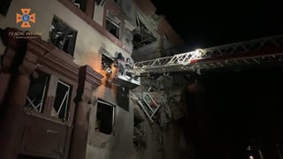 Росія вночі завдала шість ракетних ударів по Запоріжжю, є влучання у пʼятиповерхівку у центрі міста