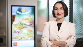 «McDonald’s не буде працювати під час повітряних тривог». Як мережа готується до відкриття і що робила під час простою. Інтервʼю з СЕО українського представництва