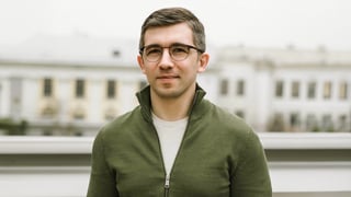 Facebook Dmytro Karchuk, а також оброблено і доповнено за допомогою ШІ (штучного інтелекту) Photoshop Beta