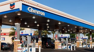 Прибутки Exxon та Chevron упали з рекордних рівнів. Нафтові гіганти США стикнулися з ослабленням енергоринків