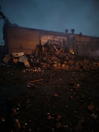 У Києві горіли головний собор лаври і кіностудія Довженка, є загиблі й багато руйнувань. Що відомо про російську атаку /Фото 10