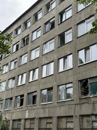 Кіностудія ім. Довженка постраждала через російський удар по Києву (фото) /Фото 1