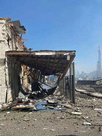 «Чиста вода» зупинила виробництво і доставку після російського удару по Київщині (фото) /Фото 3