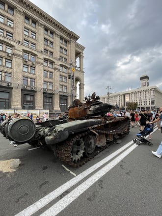 Тома Мироненко