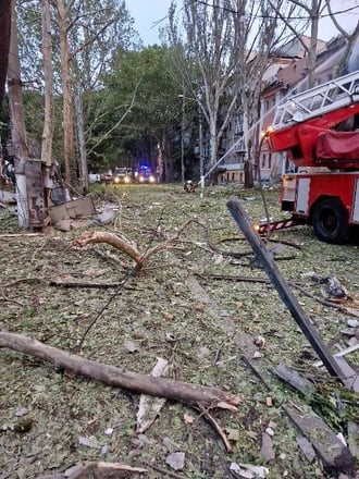 Росія вночі знову вдарила по Одесі, у Миколаєві є влучання у житлові будинки (фото) /Фото 5