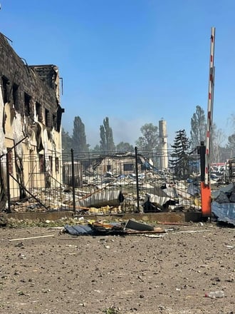 «Чиста вода» зупинила виробництво і доставку після російського удару по Київщині (фото) /Фото 2