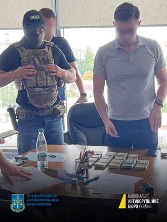 СБУ и НАБУ разоблачили нардепа на взятке в $85 000. Вероятно, речь идет об Анатолии Гунько (фото) /Фото 2
