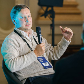CEO Дмитро Деркач на форумі «Forbes Health» /Фото Forbes Ukraine