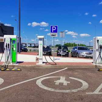 Зарядні станції ТОКА використовуються в мережі ОККО вже кілька років. /